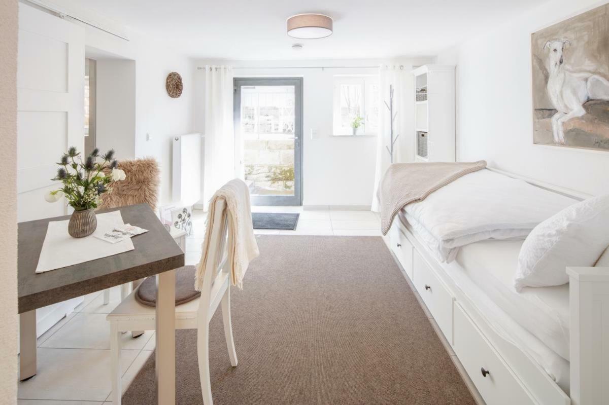 Tiny Ferienwohnung Am Stadtpark シュヴェービッシュ・ハル エクステリア 写真