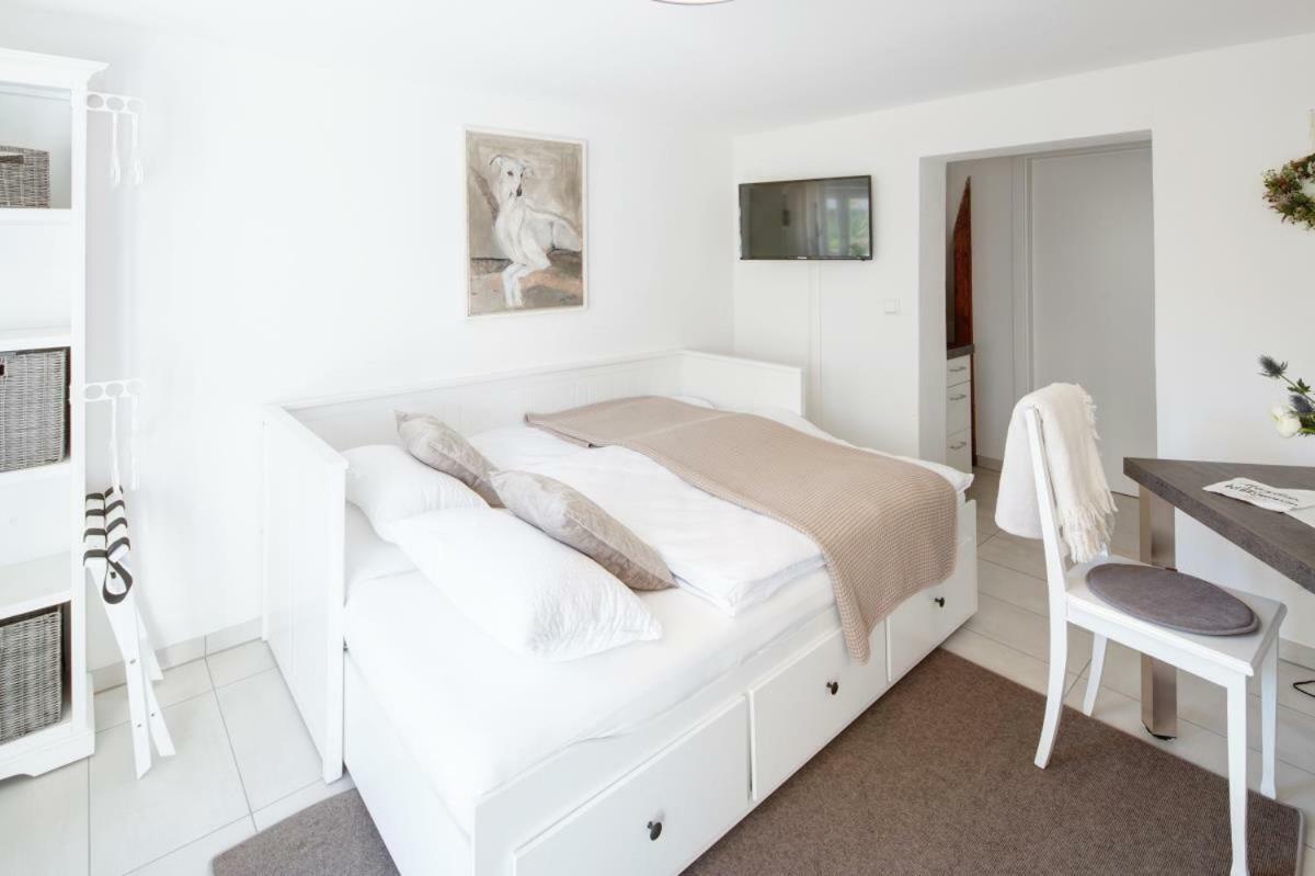 Tiny Ferienwohnung Am Stadtpark シュヴェービッシュ・ハル エクステリア 写真